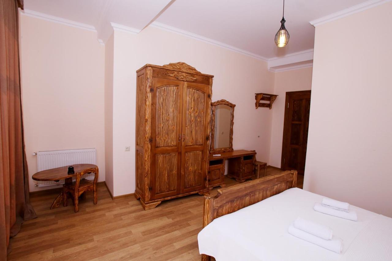 Hotel Phasis Kutaisi Exterior foto